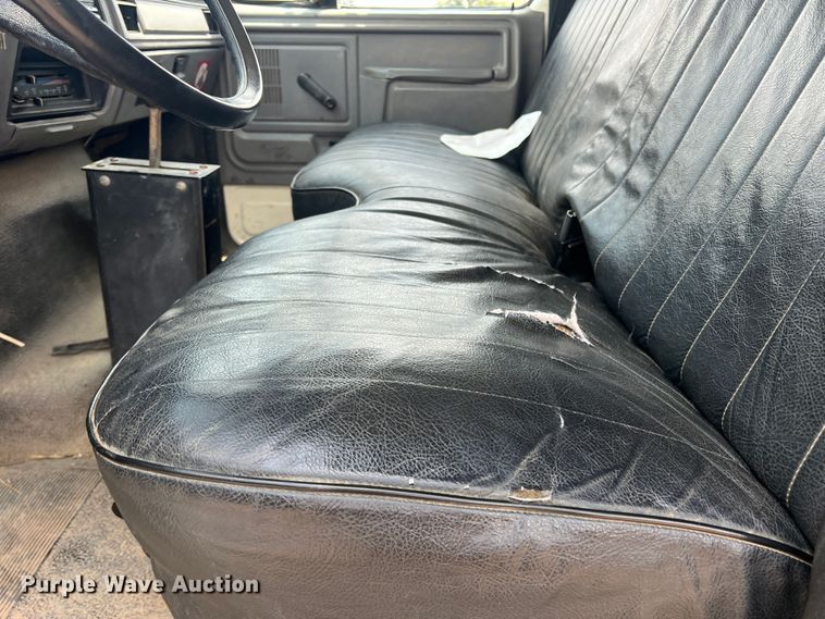 image for item DN3083 1998 Ford F800  dump truck