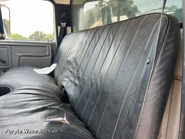 image for item DN3083 1998 Ford F800  dump truck