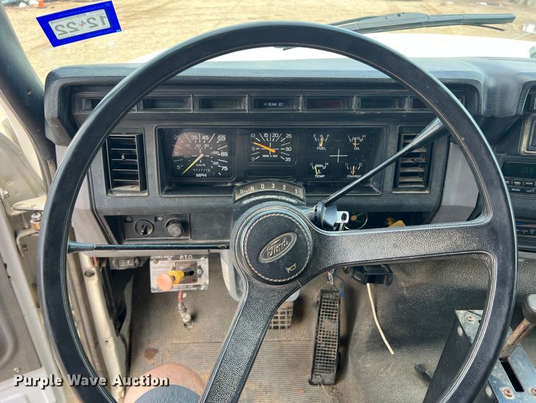 image for item DN3083 1998 Ford F800  dump truck