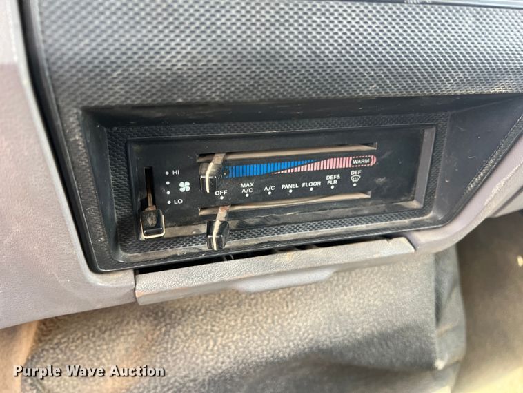 image for item DN3083 1998 Ford F800  dump truck