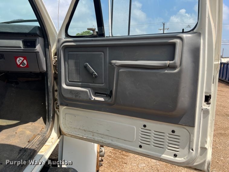 image for item DN3083 1998 Ford F800  dump truck