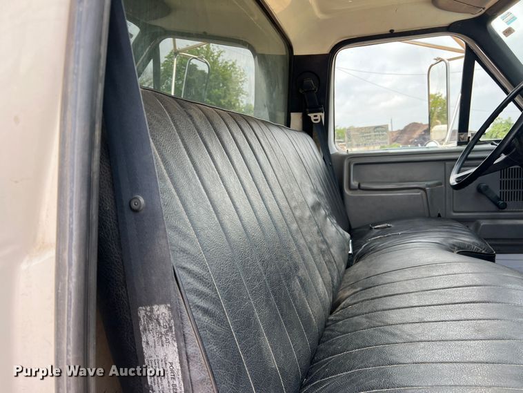 image for item DN3083 1998 Ford F800  dump truck