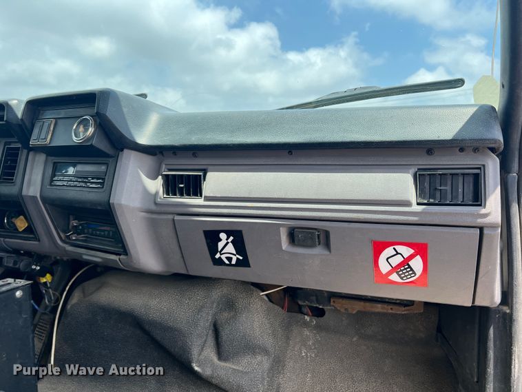 image for item DN3083 1998 Ford F800  dump truck