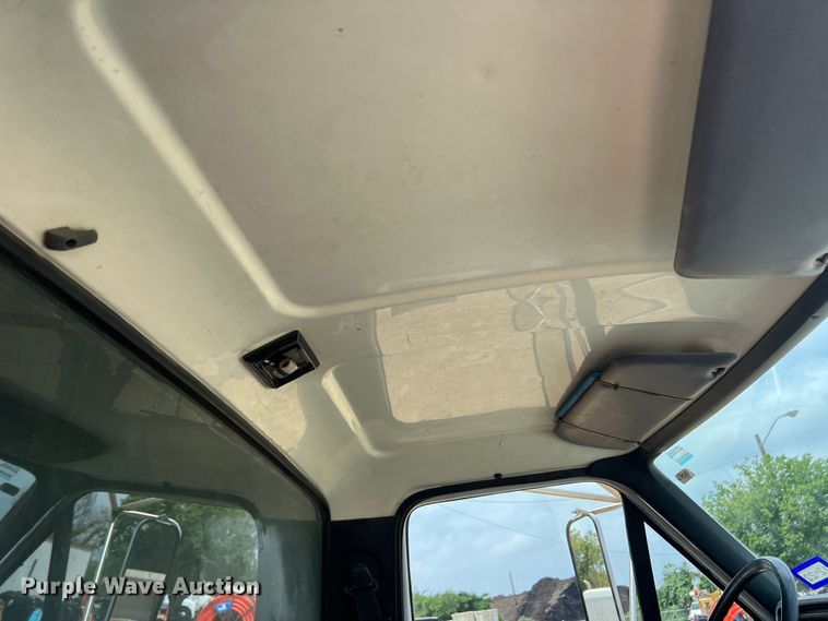 image for item DN3083 1998 Ford F800  dump truck