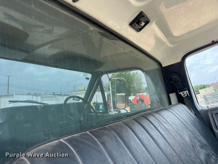 image for item DN3083 1998 Ford F800  dump truck