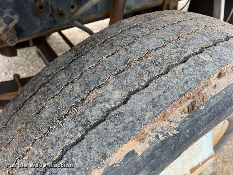 image for item DN3083 1998 Ford F800  dump truck