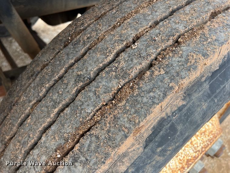 image for item DN3083 1998 Ford F800  dump truck