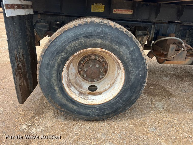 image for item DN3083 1998 Ford F800  dump truck