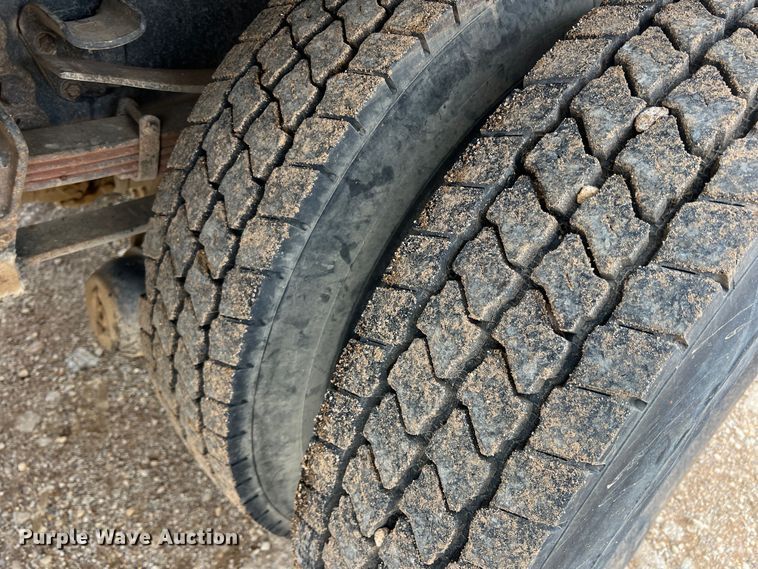 image for item DN3083 1998 Ford F800  dump truck