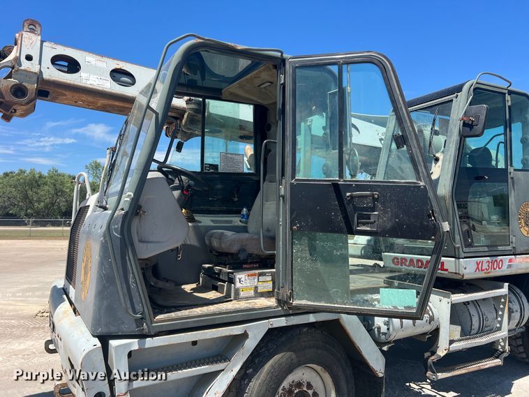 image for item DN3093 Gradall XL3100  wheeled excavator