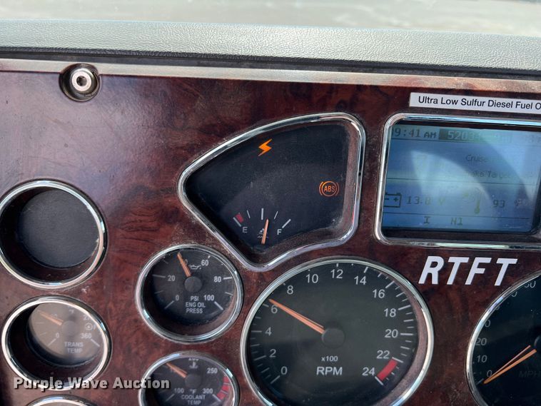 image for item DN3094 2015 Mack CXU  semi truck