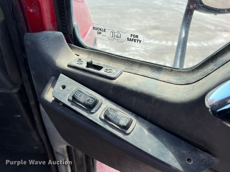 image for item DN3094 2015 Mack CXU  semi truck