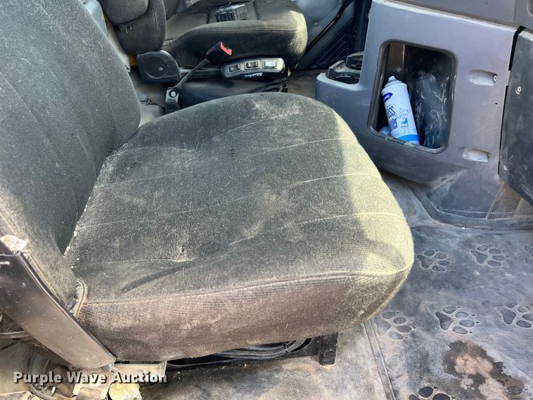 image for item DN3094 2015 Mack CXU  semi truck