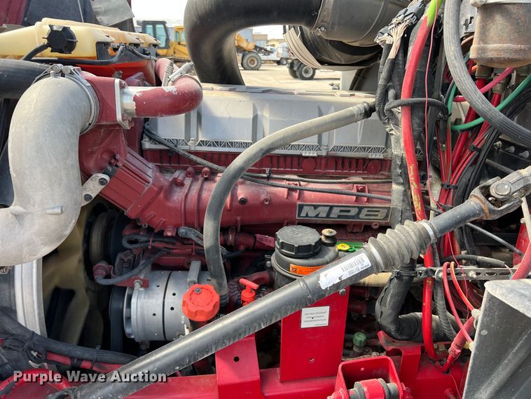 image for item DN3094 2015 Mack CXU  semi truck