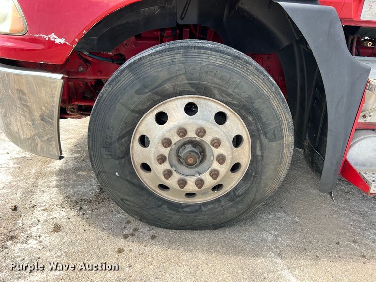 image for item DN3094 2015 Mack CXU  semi truck