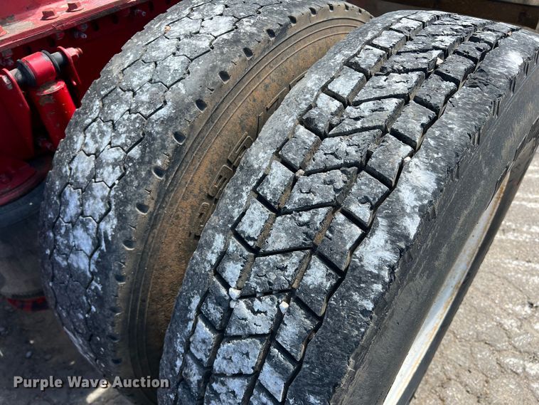 image for item DN3094 2015 Mack CXU  semi truck