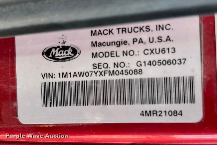 image for item DN3094 2015 Mack CXU  semi truck