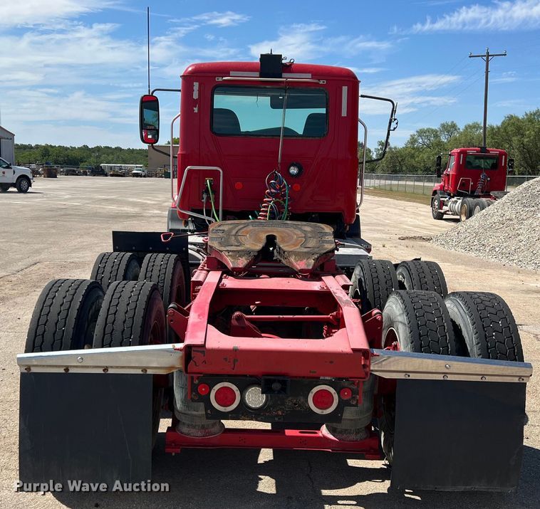 image for item DN3095 2015 Mack CXU  semi truck