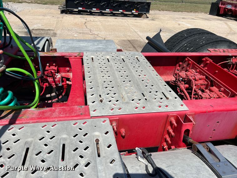 image for item DN3095 2015 Mack CXU  semi truck