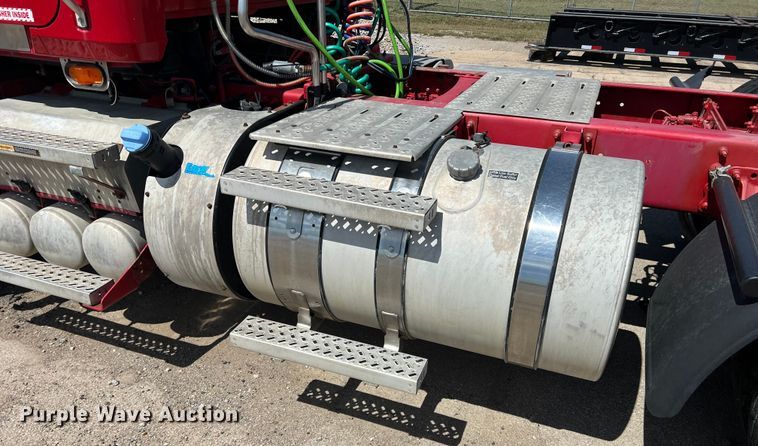 image for item DN3095 2015 Mack CXU  semi truck