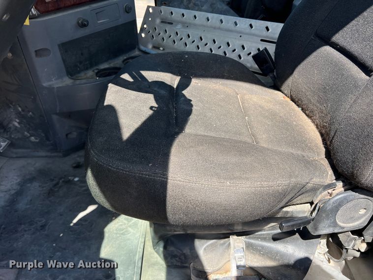 image for item DN3095 2015 Mack CXU  semi truck