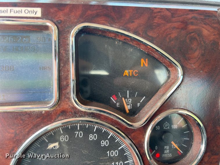 image for item DN3095 2015 Mack CXU  semi truck