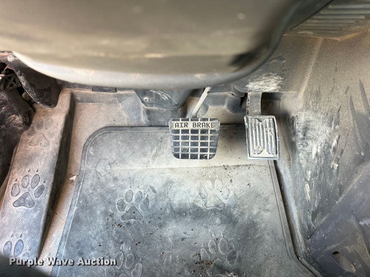 image for item DN3095 2015 Mack CXU  semi truck