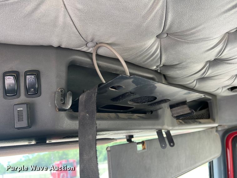 image for item DN3095 2015 Mack CXU  semi truck