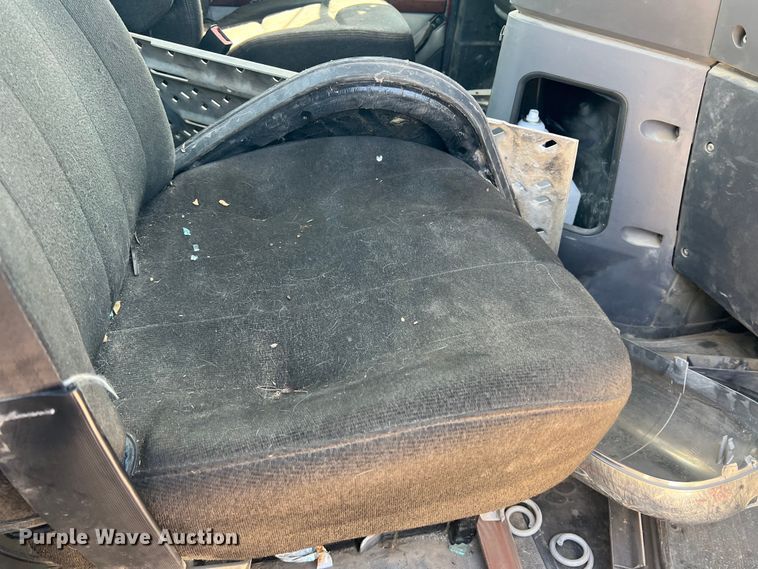 image for item DN3095 2015 Mack CXU  semi truck