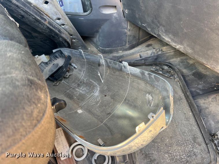 image for item DN3095 2015 Mack CXU  semi truck