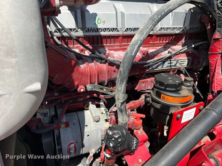 image for item DN3095 2015 Mack CXU  semi truck