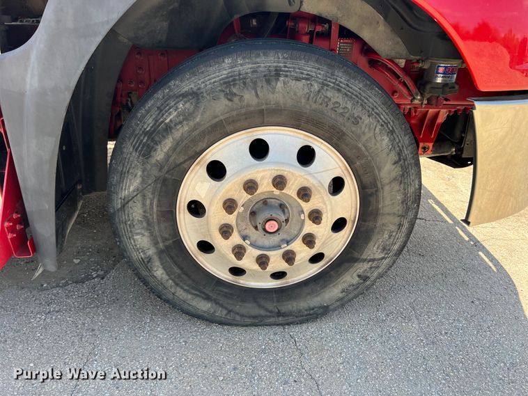 image for item DN3095 2015 Mack CXU  semi truck