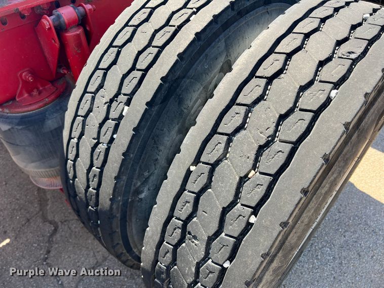 image for item DN3095 2015 Mack CXU  semi truck