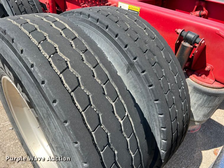 image for item DN3095 2015 Mack CXU  semi truck