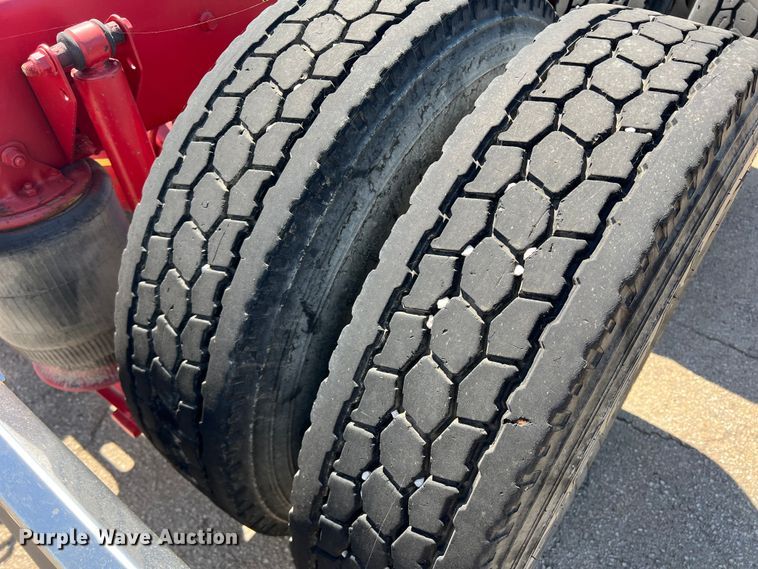 image for item DN3095 2015 Mack CXU  semi truck