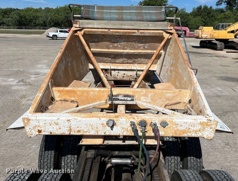 image for item DN3097 2000 Load King  bottom dump trailer