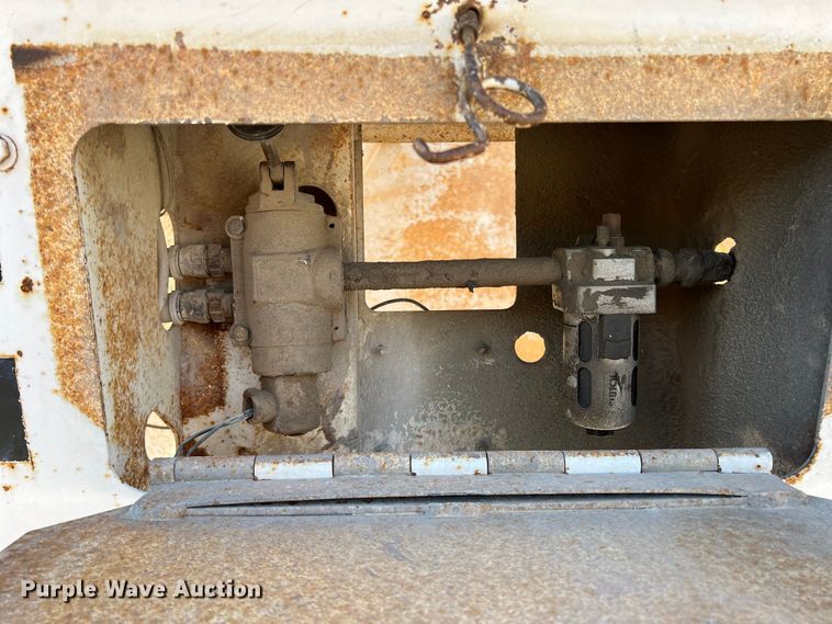 image for item DN3097 2000 Load King  bottom dump trailer