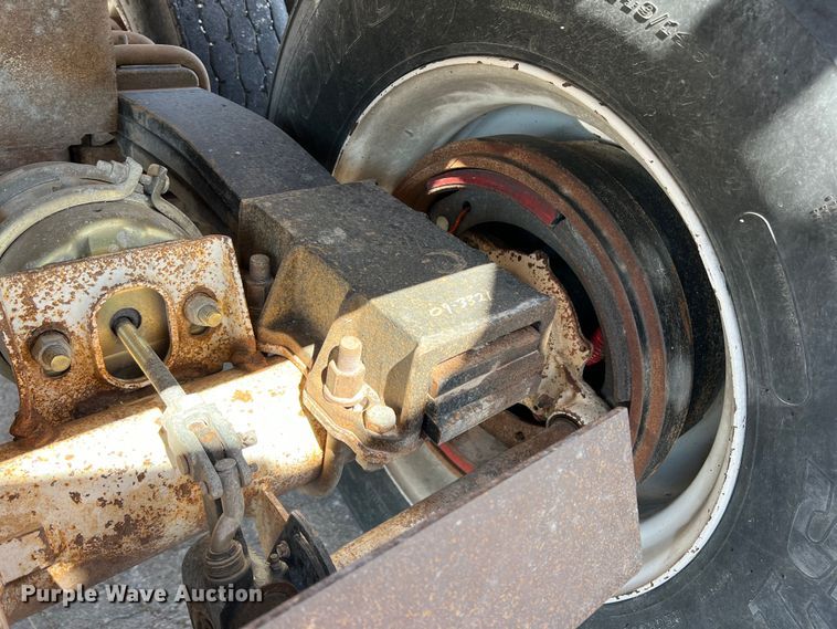 image for item DN3097 2000 Load King  bottom dump trailer