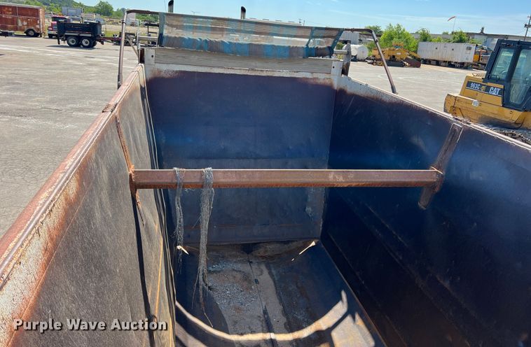 image for item DN3097 2000 Load King  bottom dump trailer