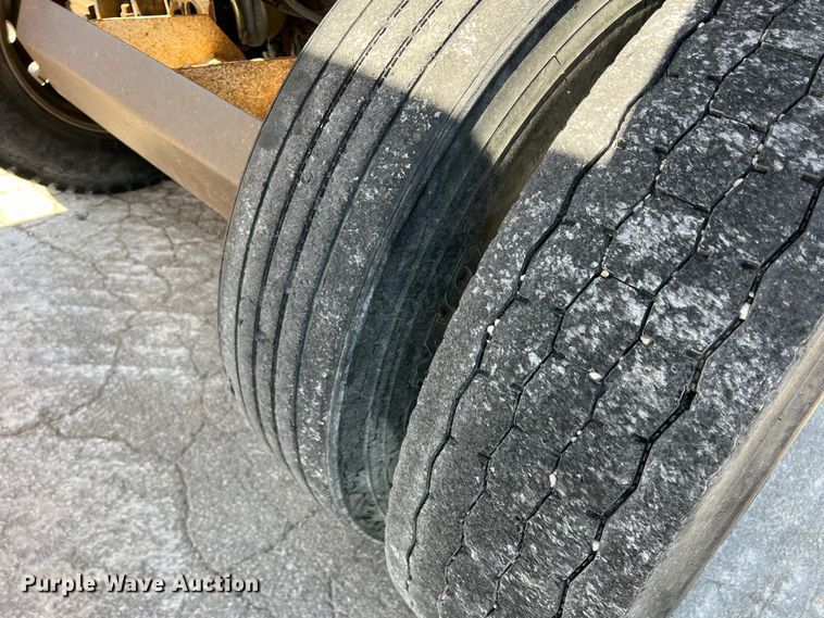 image for item DN3097 2000 Load King  bottom dump trailer