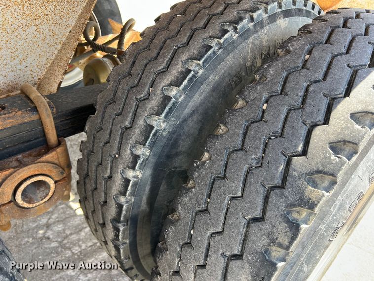 image for item DN3097 2000 Load King  bottom dump trailer