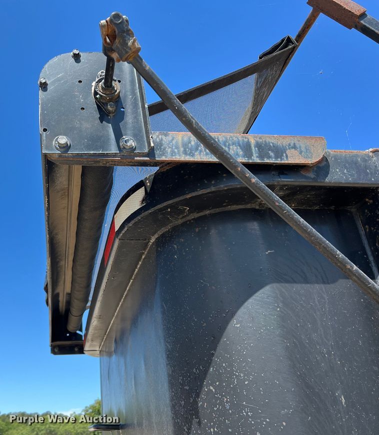 image for item DN3098 2000 Clement  end dump pup trailer