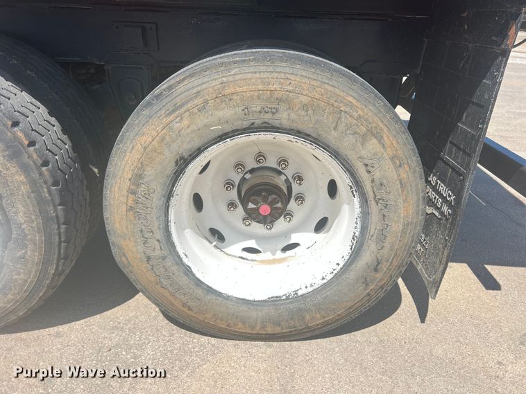 image for item DN3098 2000 Clement  end dump pup trailer