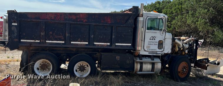 image for item DN3110 1994 Freightliner  dump truck