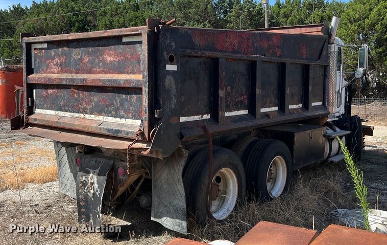 image for item DN3110 1994 Freightliner  dump truck