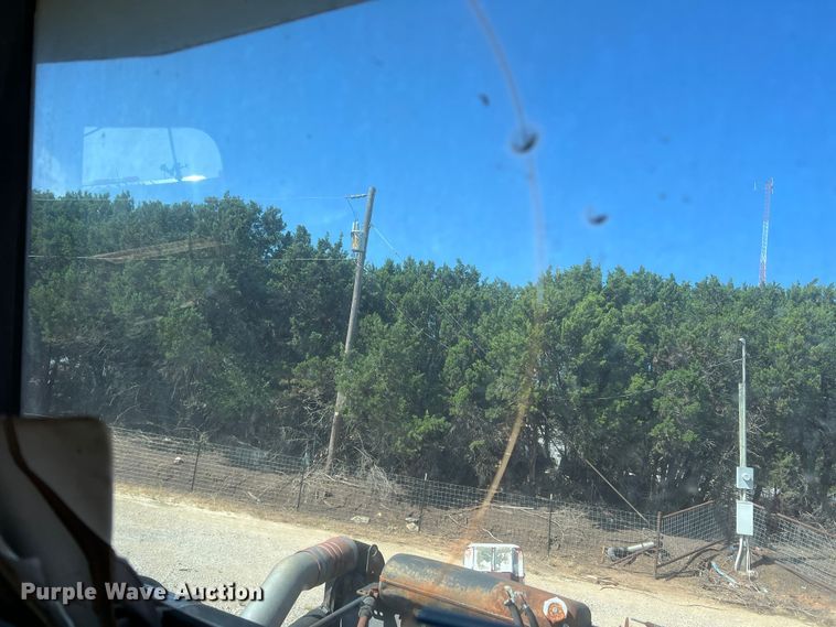 image for item DN3110 1994 Freightliner  dump truck