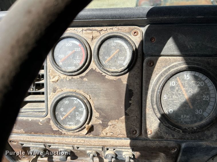 image for item DN3110 1994 Freightliner  dump truck