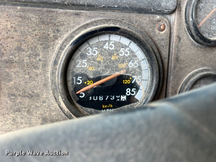 image for item DN3110 1994 Freightliner  dump truck