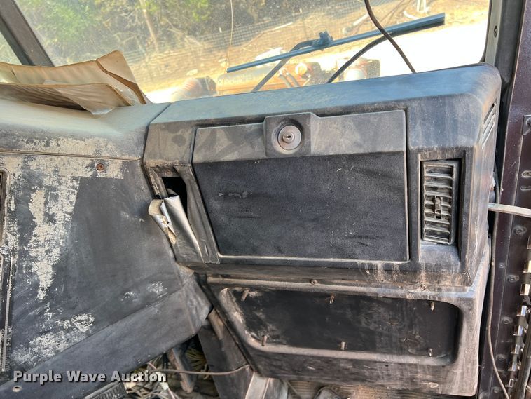 image for item DN3110 1994 Freightliner  dump truck