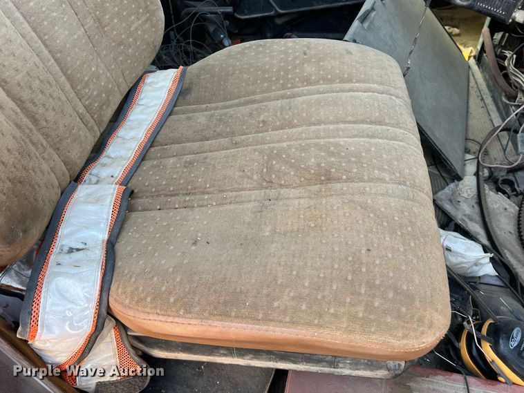 image for item DN3110 1994 Freightliner  dump truck